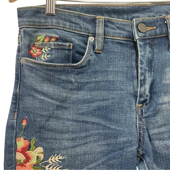 Blank NYC Floral Embroidered Blue Jeans Size 29 - Picture 10 of 13